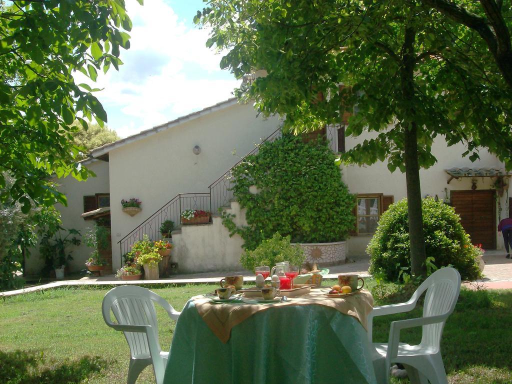 Bed And Breakfast Casale Isorella San Gemini Kültér fotó